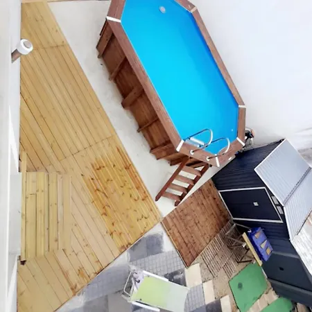 Avec Piscine Proche Des Plages Aimargues